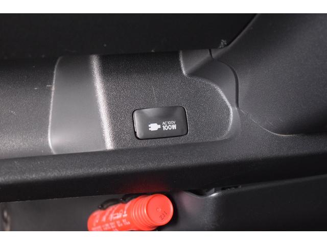 ハイエースバン ロングワイドスーパＧＬマルチロルトランスポタタイプＩＩ　４ＷＤ　３型モデル／モデリスタＭＲＴタイプ２／ロンリュームフロア／収納ＢＯＸ付フルトリム／ベッドキット／純正エンジンスターター社外アルミホイール／純正ＳＤナビＴＶ／バックカメラ／キセノン／ＬＥＤフォグ（79枚目）