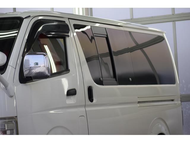 ハイエースバン ４ドアバン３．０ディーゼルＴ　ＤＸロング　４ＷＤ　４ＷＤ　９人乗り／ユーザー買取車／自作ベットキット／ローダウン／オーバオーフェンダー／ＬＥＤフォグランプ／ＥＴＣ車載器／Ｂｌｕｅｔｏｏｔｈ対応ＣＤオーディオ／ダッシュパネルペイント／スタッドレスタイヤ（3枚目）