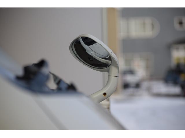 ハイエースバン ４ドアバン３．０ディーゼルＴ　ＤＸロング　４ＷＤ　４ＷＤ　９人乗り／ユーザー買取車／自作ベットキット／ローダウン／オーバオーフェンダー／ＬＥＤフォグランプ／ＥＴＣ車載器／Ｂｌｕｅｔｏｏｔｈ対応ＣＤオーディオ／ダッシュパネルペイント／スタッドレスタイヤ（10枚目）