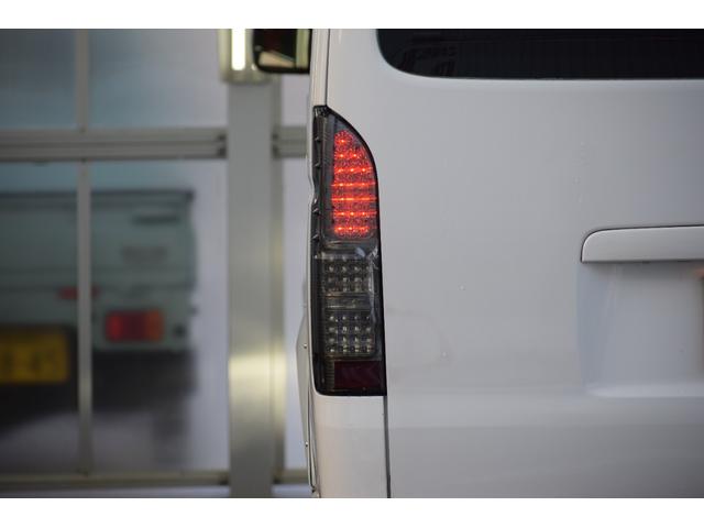 ハイエースバン ４ドアバン３．０ディーゼルＴ　ＤＸロング　４ＷＤ　４ＷＤ　９人乗り／ユーザー買取車／自作ベットキット／ローダウン／オーバオーフェンダー／ＬＥＤフォグランプ／ＥＴＣ車載器／Ｂｌｕｅｔｏｏｔｈ対応ＣＤオーディオ／ダッシュパネルペイント／スタッドレスタイヤ（31枚目）