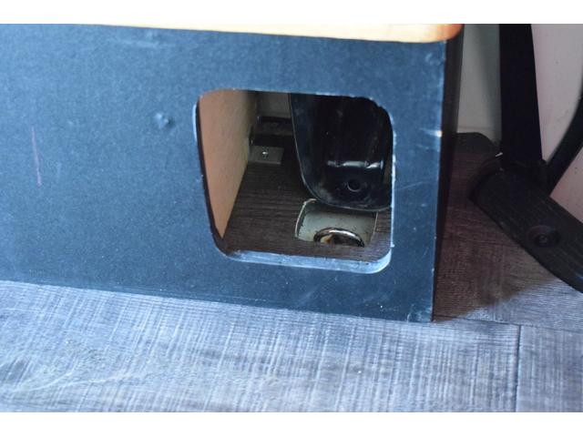 ハイエースバン ４ドアバン３．０ディーゼルＴ　ＤＸロング　４ＷＤ　４ＷＤ　９人乗り／ユーザー買取車／自作ベットキット／ローダウン／オーバオーフェンダー／ＬＥＤフォグランプ／ＥＴＣ車載器／Ｂｌｕｅｔｏｏｔｈ対応ＣＤオーディオ／ダッシュパネルペイント／スタッドレスタイヤ（45枚目）