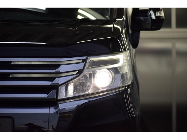 ステップワゴンスパーダ Ｚ　４ＷＤ　９インチ純正ナビ／フリップダウンモニター／バックカメラ／両側パワスラ／ＥＴＣ車載器／イルミネーショングリル／パドルシフト／エンジンスターター／本革巻ステアリング／フットランプ／フルセグテレビ（5枚目）