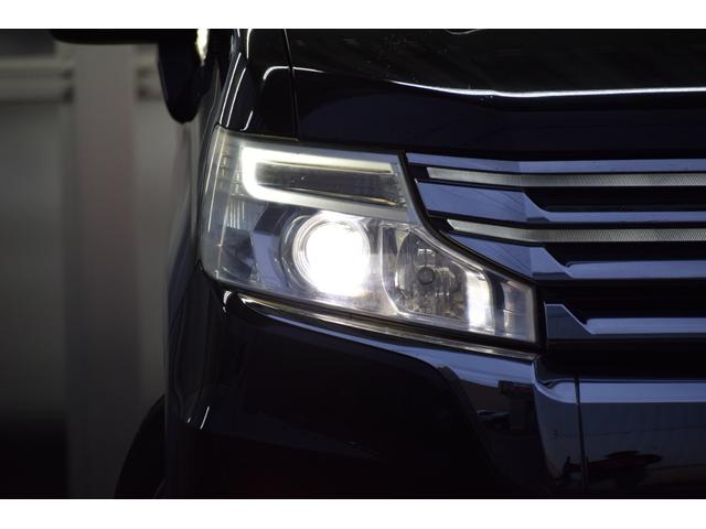 ステップワゴンスパーダ Ｚ　４ＷＤ　９インチ純正ナビ／フリップダウンモニター／バックカメラ／両側パワスラ／ＥＴＣ車載器／イルミネーショングリル／パドルシフト／エンジンスターター／本革巻ステアリング／フットランプ／フルセグテレビ（14枚目）