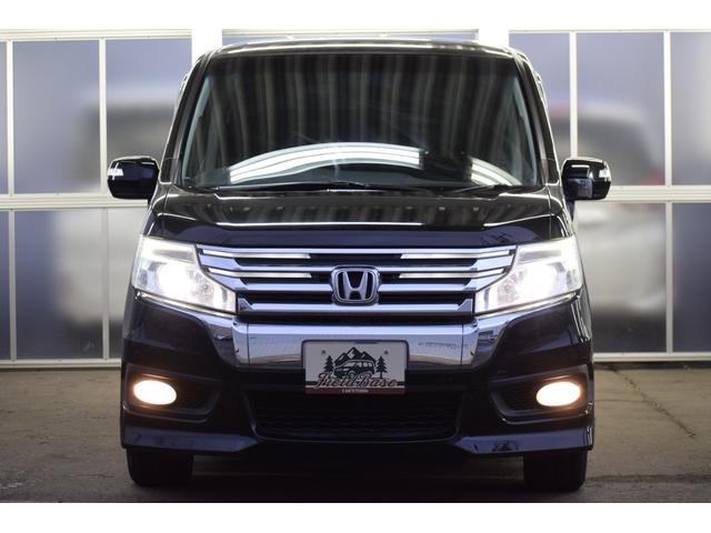 ステップワゴンスパーダ Ｚ　４ＷＤ　９インチ純正ナビ／フリップダウンモニター／バックカメラ／両側パワスラ／ＥＴＣ車載器／イルミネーショングリル／パドルシフト／エンジンスターター／本革巻ステアリング／フットランプ／フルセグテレビ（20枚目）