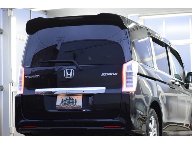 ステップワゴンスパーダ Ｚ　４ＷＤ　９インチ純正ナビ／フリップダウンモニター／バックカメラ／両側パワスラ／ＥＴＣ車載器／イルミネーショングリル／パドルシフト／エンジンスターター／本革巻ステアリング／フットランプ／フルセグテレビ（26枚目）