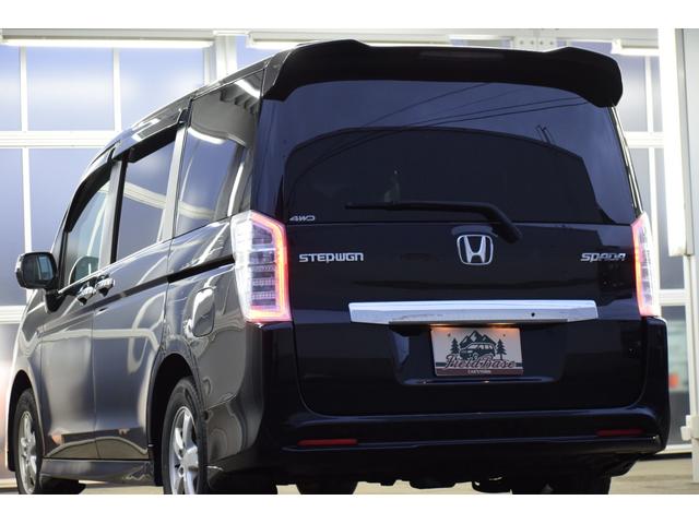 ステップワゴンスパーダ Ｚ　４ＷＤ　９インチ純正ナビ／フリップダウンモニター／バックカメラ／両側パワスラ／ＥＴＣ車載器／イルミネーショングリル／パドルシフト／エンジンスターター／本革巻ステアリング／フットランプ／フルセグテレビ（32枚目）