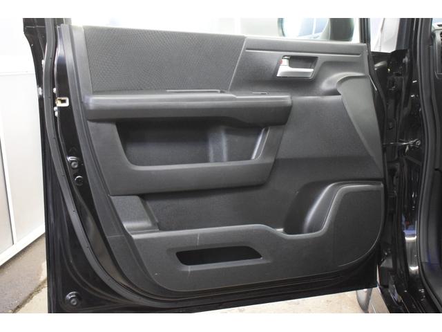 ステップワゴンスパーダ Ｚ　４ＷＤ　９インチ純正ナビ／フリップダウンモニター／バックカメラ／両側パワスラ／ＥＴＣ車載器／イルミネーショングリル／パドルシフト／エンジンスターター／本革巻ステアリング／フットランプ／フルセグテレビ（41枚目）