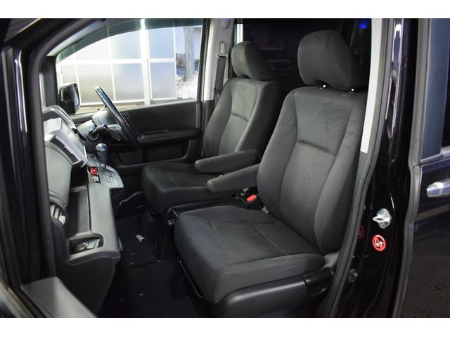 ステップワゴンスパーダ Ｚ　４ＷＤ　９インチ純正ナビ／フリップダウンモニター／バックカメラ／両側パワスラ／ＥＴＣ車載器／イルミネーショングリル／パドルシフト／エンジンスターター／本革巻ステアリング／フットランプ／フルセグテレビ（42枚目）