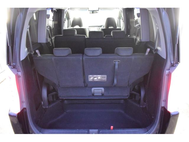 ステップワゴンスパーダ Ｚ　４ＷＤ　９インチ純正ナビ／フリップダウンモニター／バックカメラ／両側パワスラ／ＥＴＣ車載器／イルミネーショングリル／パドルシフト／エンジンスターター／本革巻ステアリング／フットランプ／フルセグテレビ（74枚目）