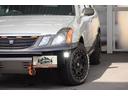 マークIIブリット ２．５ｉＲ－Ｓ　Ｆｏｕｒ　４ＷＤ　本州仕入れ／オープンカントリー／キセノンヘッドランプ／社外ルーフキャリア／ディスプレイオーディオ／純正ナビ／ＬＥＤフォグランプ／社外バンパーガード／ＥＴＣ／ミラー型ドラレコ／バックカメラ（4枚目）