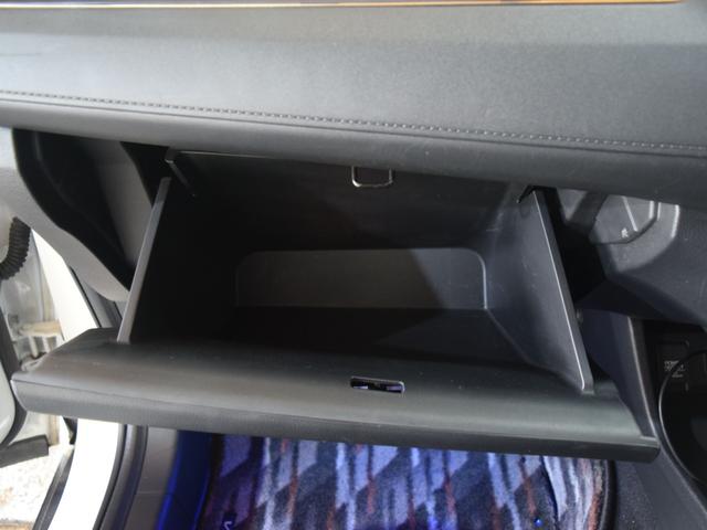 ヴェゼル ハイブリッドX 4WD 1年保証 夏冬タイヤ付 衝突軽減 本革シート プッシュスタート パドルシフト クルーズコントロール シートヒーター ドラレコ ナビTV DVD Bluetooth ETC バックカメラ LED(55枚目)