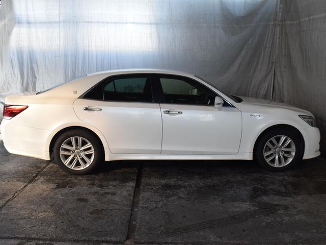 クラウンハイブリッド アスリートＳ　Ｆｏｕｒ　４ＷＤ　１年保証　夏冬タイヤ付　ワンオーナー　プッシュスタート　クルーズコントロール　ナビ　ＴＶ　ＤＶＤ　Ｂｌｕｅｔｏｏｔｈ　ＥＴＣ　バックカメラ　シートヒーター　パワーシート　エンスタ　ＬＥＤ（30枚目）