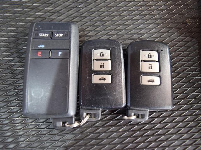 クラウンハイブリッド アスリートＳ　Ｆｏｕｒ　４ＷＤ　１年保証　夏冬タイヤ付　ワンオーナー　プッシュスタート　クルーズコントロール　ナビ　ＴＶ　ＤＶＤ　Ｂｌｕｅｔｏｏｔｈ　ＥＴＣ　バックカメラ　シートヒーター　パワーシート　エンスタ　ＬＥＤ（35枚目）