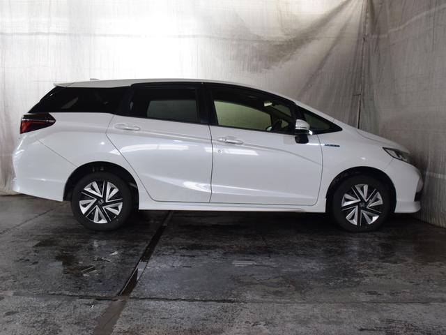 シャトル ハイブリッド　ホンダセンシング　４ＷＤ　１年保証　夏冬タイヤ付　衝突軽減ブレーキ　ドラレコ　ナビ　Ｂｌｕｅｔｏｏｔｈ　バックカメラ　プッシュスタート　レーンキープアシスト　クルーズコントロール　ドアバイザー（9枚目）