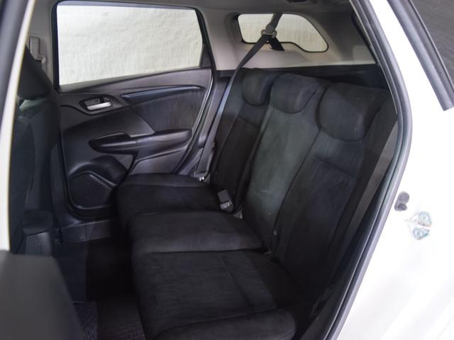 シャトル ハイブリッド　ホンダセンシング　４ＷＤ　１年保証　夏冬タイヤ付　衝突軽減ブレーキ　ドラレコ　ナビ　Ｂｌｕｅｔｏｏｔｈ　バックカメラ　プッシュスタート　レーンキープアシスト　クルーズコントロール　ドアバイザー（13枚目）