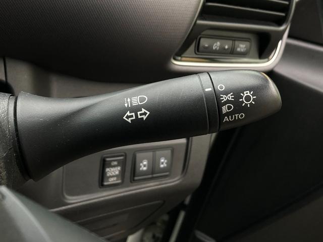 X 4WD 夏冬タイヤ 禁煙車 純正メモリナビ Bluetooth バックカメラ ドラレコ 15インチAW 両側電動スライドドア ETC プッシュスタートクルコン エコモード 8人乗り(20枚目)