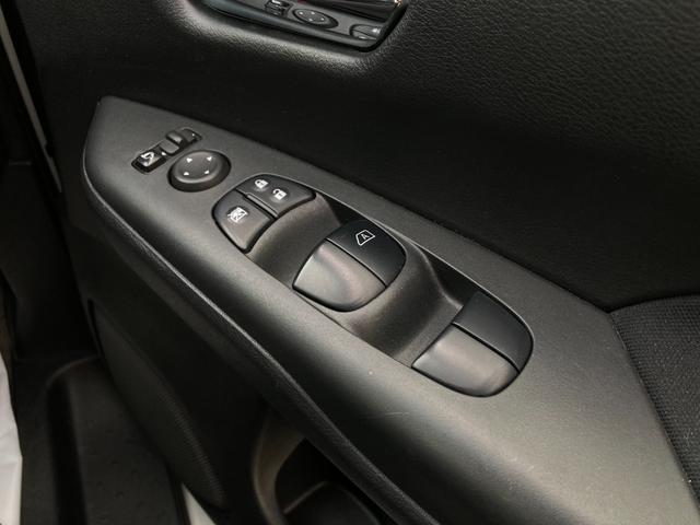 X 4WD 夏冬タイヤ 禁煙車 純正メモリナビ Bluetooth バックカメラ ドラレコ 15インチAW 両側電動スライドドア ETC プッシュスタートクルコン エコモード 8人乗り(32枚目)