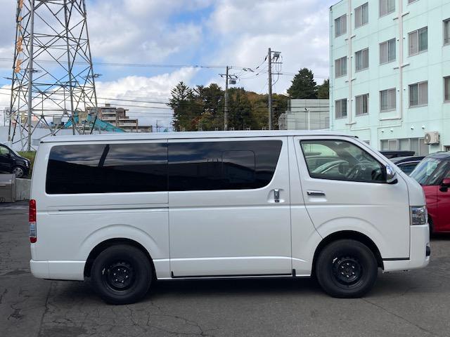 ハイエースバン スーパーＧＬ　ダークプライムＩＩ　４ＷＤ　純正ナビ　フルセグ　Ｂｌｕｅｔｏｏｔｈ　バックカメラ　トヨタセーフティセンス　ＡＣ１００Ｖ　ＬＥＤヘッドライト（4枚目）