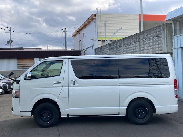 ハイエースバン スーパーＧＬ　ダークプライムＩＩ　４ＷＤ　純正ナビ　フルセグ　Ｂｌｕｅｔｏｏｔｈ　バックカメラ　トヨタセーフティセンス　ＡＣ１００Ｖ　ＬＥＤヘッドライト（8枚目）
