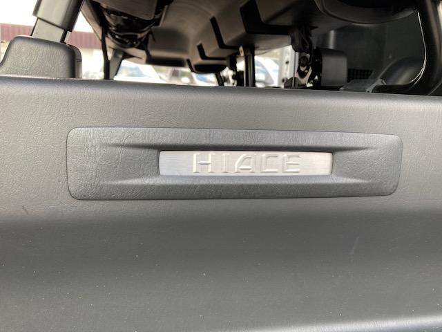 ハイエースバン スーパーＧＬ　ダークプライムＩＩ　４ＷＤ　純正ナビ　フルセグ　Ｂｌｕｅｔｏｏｔｈ　バックカメラ　トヨタセーフティセンス　ＡＣ１００Ｖ　ＬＥＤヘッドライト（21枚目）