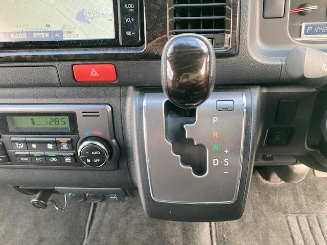 ハイエースバン スーパーＧＬ　ダークプライムＩＩ　４ＷＤ　純正ナビ　フルセグ　Ｂｌｕｅｔｏｏｔｈ　バックカメラ　トヨタセーフティセンス　ＡＣ１００Ｖ　ＬＥＤヘッドライト（31枚目）