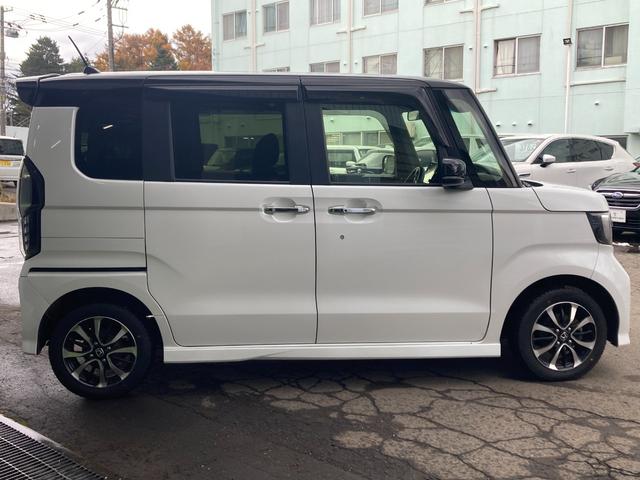 Ｎ－ＢＯＸカスタム Ｇ・Ｌホンダセンシング　４ＷＤ　夏冬タイヤ　純正ＳＤナビ　フルセグ　Ｂｌｕｅｔｏｏｔｈ　クルーズコントロール　バックカメラ　両側パワースライドドア　ＬＥＤヘッドライト　フォグランプ　電動格納ミラー　プッシュスタート　純正ＡＷ（7枚目）