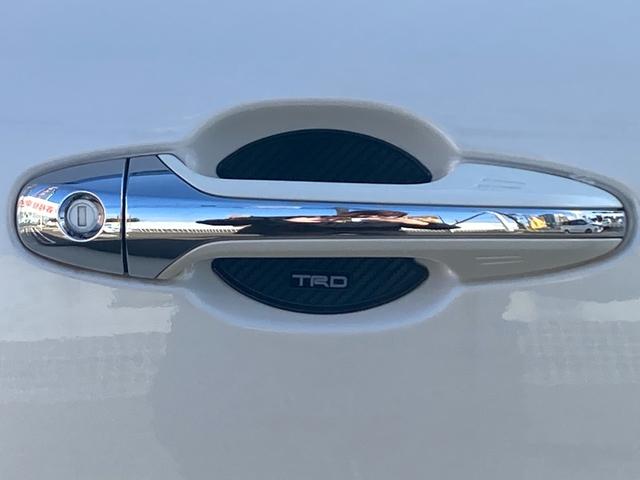 ハリアー エレガンス　ＧＲスポーツ　４ＷＤ☆寒冷地仕様☆サンルーフ☆純正ナビ☆バックカメラ☆禁煙車☆トヨタセーフティセンス☆フルセグ☆クルーズコントロール☆ＥＴＣ☆本州仕入☆ＬＥＤヘッドライト＆フォグランプ☆シーケンシャルターンランプ☆（18枚目）