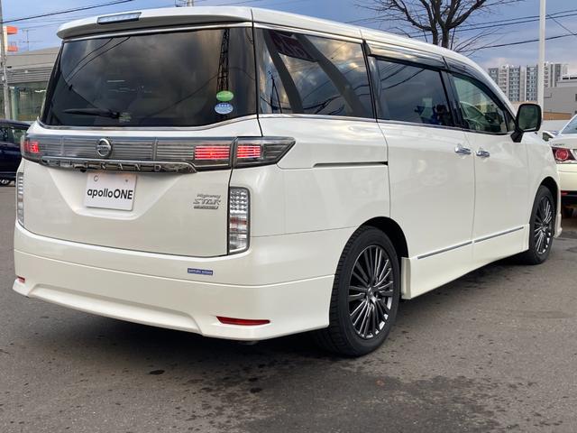 エルグランド ２５０ハイウェイスターＳホワイトレザーアーバンクロム　寒冷地仕様　純正９型ナビ　夏冬タイヤ　ドラレコ　純正エンスタ　ＥＴＣ　シートヒーター　オットマンシート　パワーシート　電動リアゲート　両側パワスラ　クルコン　バックカメラ　スマートキー　フォグランプ（6枚目）