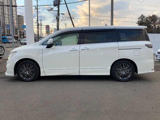 エルグランド ２５０ハイウェイスターＳホワイトレザーアーバンクロム　寒冷地仕様　純正９型ナビ　夏冬タイヤ　ドラレコ　純正エンスタ　ＥＴＣ　シートヒーター　オットマンシート　パワーシート　電動リアゲート　両側パワスラ　クルコン　バックカメラ　スマートキー　フォグランプ（9枚目）