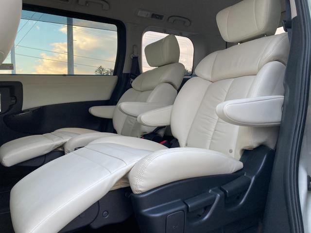 エルグランド ２５０ハイウェイスターＳホワイトレザーアーバンクロム　寒冷地仕様　純正９型ナビ　夏冬タイヤ　ドラレコ　純正エンスタ　ＥＴＣ　シートヒーター　オットマンシート　パワーシート　電動リアゲート　両側パワスラ　クルコン　バックカメラ　スマートキー　フォグランプ（36枚目）