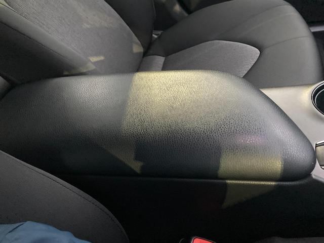 カムリ Ｘ　純正ディスプレイオーディオ・クルーズコントロール・トヨタセーフティセンス・左右独立温度コントロール・フルオートエアコン・プッシュスタート・スマートキー・バックカメラＢｌｕｅｔｏｏｔｈ・ＥＴＣ（32枚目）