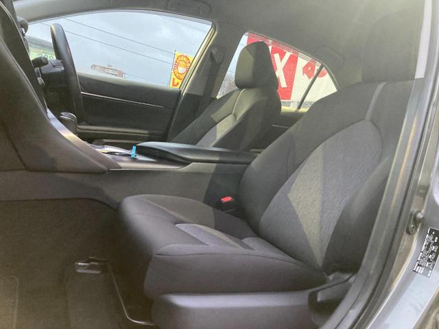 カムリ Ｘ　純正ディスプレイオーディオ・クルーズコントロール・トヨタセーフティセンス・左右独立温度コントロール・フルオートエアコン・プッシュスタート・スマートキー・バックカメラＢｌｕｅｔｏｏｔｈ・ＥＴＣ（42枚目）