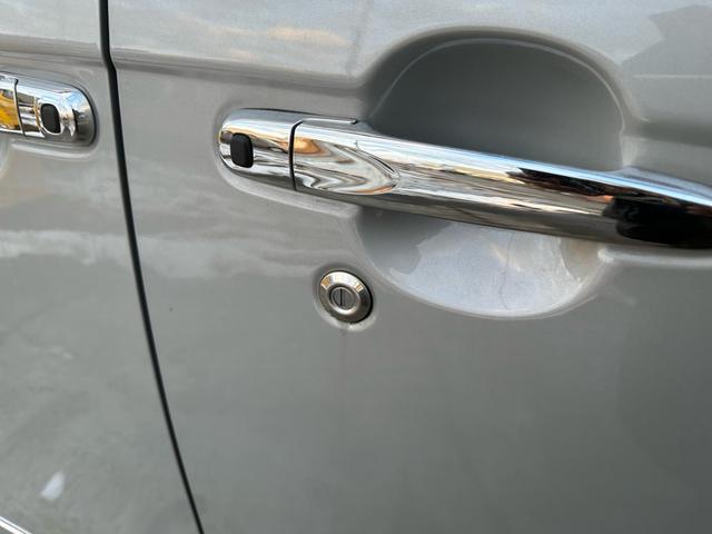 ムーヴキャンバス Xブラックインテリアリミテッド SAIII 4WD アイドリングストップ オートマチックハイビーム 両側パワースライドドア ナビTV バックカメラ ステアリングスイッチ ドラレコ ETC(19枚目)