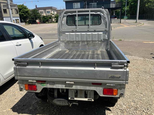 キャリイトラック ＫＣエアコン・パワステ　４ＷＤ　軽トラック　ＭＴ　エアコン　パワーステアリング　運転席エアバッグ（6枚目）