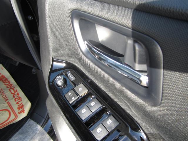 ZS 煌II 4WD 寒冷地仕様 純正SDナビ 両側パワースライドドア スマートキー LEDヘッド 7人乗り(17枚目)