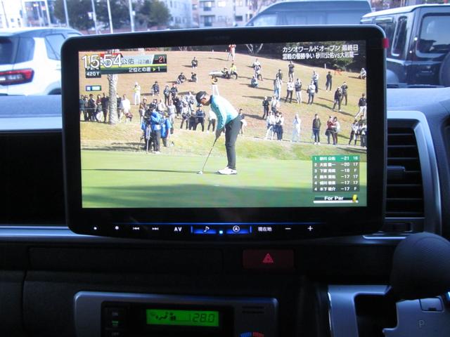ハイエースワゴン ＧＬ　４ＷＤ　全周囲カメラ　ナビＴＶ　レーンアシスト　衝突被害軽減システム　両側電動スライドドア　オートマチックハイビーム　オートライト　スマートキー　電動格納ミラー　オットマン　ＡＴ　アルミホイール　ＣＤ（5枚目）