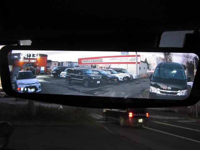 ハイエースワゴン ＧＬ　４ＷＤ　全周囲カメラ　ナビＴＶ　レーンアシスト　衝突被害軽減システム　両側電動スライドドア　オートマチックハイビーム　オートライト　スマートキー　電動格納ミラー　オットマン　ＡＴ　アルミホイール　ＣＤ（6枚目）