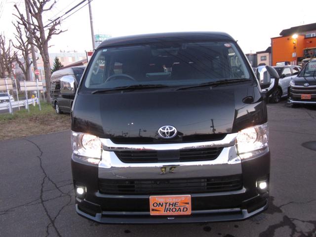 ハイエースワゴン ＧＬ　４ＷＤ　全周囲カメラ　ナビＴＶ　レーンアシスト　衝突被害軽減システム　両側電動スライドドア　オートマチックハイビーム　オートライト　スマートキー　電動格納ミラー　オットマン　ＡＴ　アルミホイール　ＣＤ（9枚目）