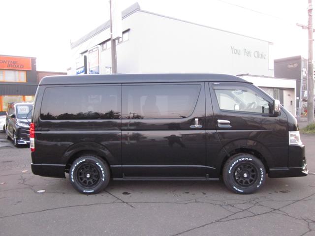 ハイエースワゴン ＧＬ　４ＷＤ　全周囲カメラ　ナビＴＶ　レーンアシスト　衝突被害軽減システム　両側電動スライドドア　オートマチックハイビーム　オートライト　スマートキー　電動格納ミラー　オットマン　ＡＴ　アルミホイール　ＣＤ（12枚目）