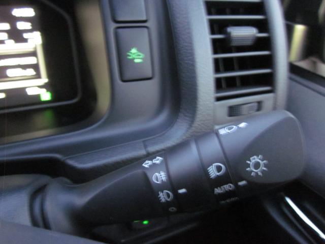 ハイエースワゴン ＧＬ　４ＷＤ　全周囲カメラ　ナビＴＶ　レーンアシスト　衝突被害軽減システム　両側電動スライドドア　オートマチックハイビーム　オートライト　スマートキー　電動格納ミラー　オットマン　ＡＴ　アルミホイール　ＣＤ（19枚目）