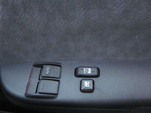 ハイエースワゴン ＧＬ　４ＷＤ　全周囲カメラ　ナビＴＶ　レーンアシスト　衝突被害軽減システム　両側電動スライドドア　オートマチックハイビーム　オートライト　スマートキー　電動格納ミラー　オットマン　ＡＴ　アルミホイール　ＣＤ（21枚目）
