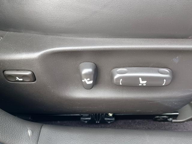クラウン アスリートi-Four 後期モデル/4WD/HIDヘッド&フォグ/純正ナビ/TV/Bluetooth/バックカメラ/ローダウン/19インチAW/クリアランスソナー/シートヒーターベンチレーション/リアスモーク/シートメモリー(48枚目)