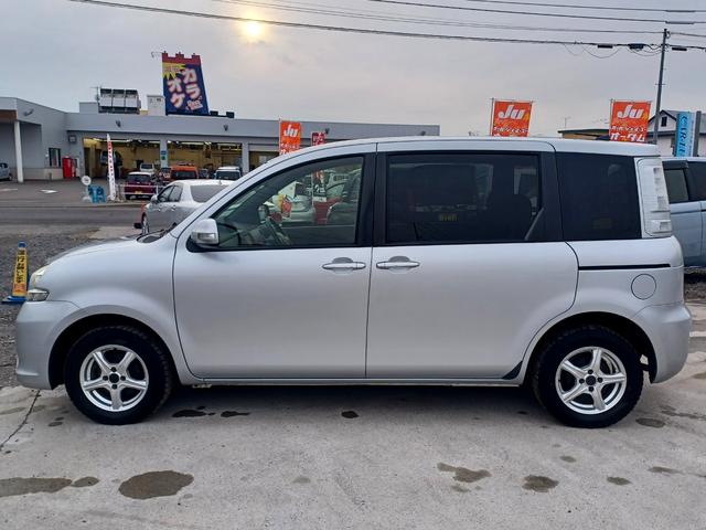 シエンタ ＤＩＣＥ－Ｇ　４ＷＤ／７人乗り３列シート／ナビ／ＴＶ／Ｂカメラ／Ｂｌｕｅｔｏｏｔｈ／ＨＩＤライト／左電動両側スライドドア／タイミングチェーン／キーレス／ＥＴＣ／後期モデル／法定点検整備付（15枚目）