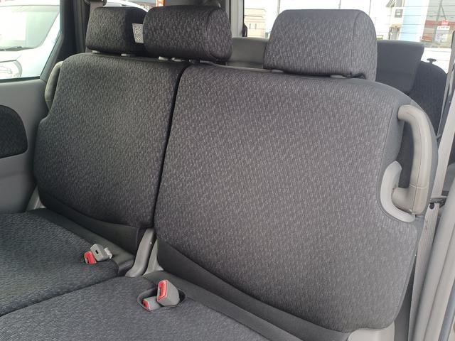 シエンタ ＤＩＣＥ－Ｇ　４ＷＤ／７人乗り３列シート／ナビ／ＴＶ／Ｂカメラ／Ｂｌｕｅｔｏｏｔｈ／ＨＩＤライト／左電動両側スライドドア／タイミングチェーン／キーレス／ＥＴＣ／後期モデル／法定点検整備付（28枚目）