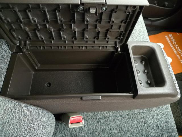 パッソ X クツロギ 純正ナビ/バックカメラ/フルセグTV/ベンチシート/キーフリーシステム/ウインドシールドデアイサー/前後ドライブレコーダー/6:4分割可倒リヤシート/寒冷地仕様(25枚目)