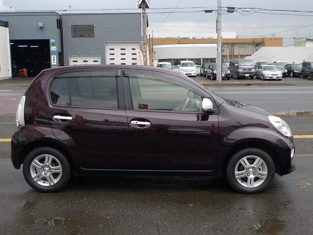 パッソ プラスハナ Gパッケージ パナソニック製ナビ/バックカメラ/フルセグTV/Bluetoothオーディオ/フルオートエアコン/ディスチャージヘッドライト/フォグランプ/ウインドシールドデアイサー/寒冷地仕様(4枚目)