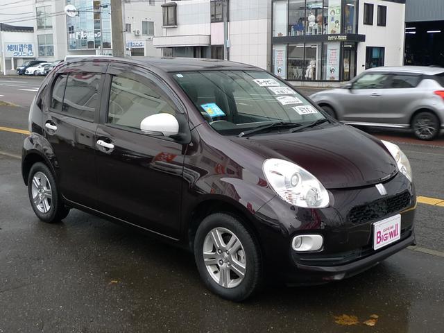 パッソ プラスハナ Gパッケージ パナソニック製ナビ/バックカメラ/フルセグTV/Bluetoothオーディオ/フルオートエアコン/ディスチャージヘッドライト/フォグランプ/ウインドシールドデアイサー/寒冷地仕様(6枚目)