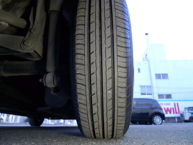 パッソ Ｘ　クツロギ　純正ナビ／ワンセグＴＶ／ベンチシート／キーフリーシステム／フロントウインドデアイサー／エンジンスターター／ＥＴＣ／寒冷地仕様（42枚目）