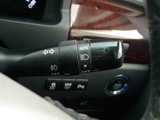 アルファード ２４０Ｓ　メーカーオプションナビ／バックカメラ／フリップダウンモニター／両側パワースライドドア／ＥＴＣ／ディスチャージヘッドランプ／プレミアムサウンド／ナノイー／カーテンエアバッグ（22枚目）