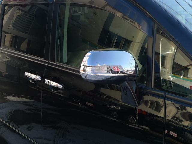 ノア Ｓｉ　レイッシュ　純正ナビ／バックカメラ／スマートキー／後席フリップダウンモニター／ブルーレイプレーヤー／ディスチャージヘッドランプ／１８インチ社外アルミ／寒冷地仕様／ＥＴＣ（10枚目）